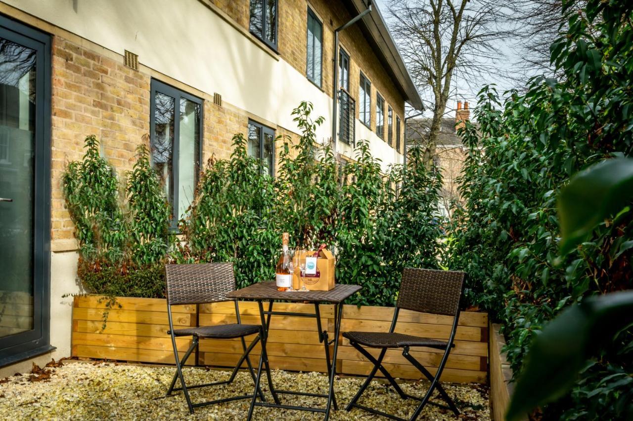 6 St Johns Mews Apartment York Bagian luar foto